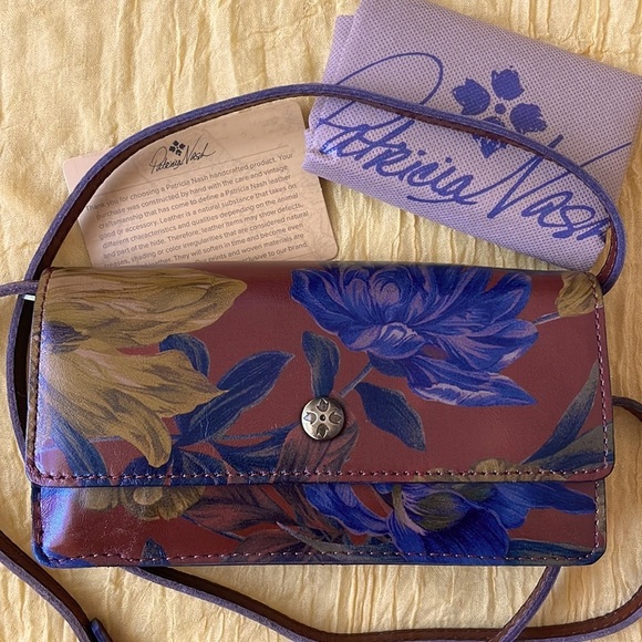 Patricia Nash Handbags - Brand New Patricia Nash Genuine Leather English Garden Balloi Crossbody Purse